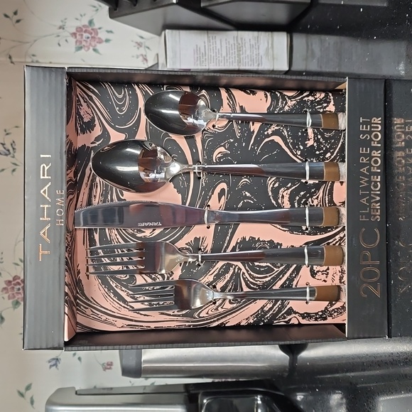 HOST PICK. NIB. Tahari Home 20pc Flatware Set - Picture 1 of 5